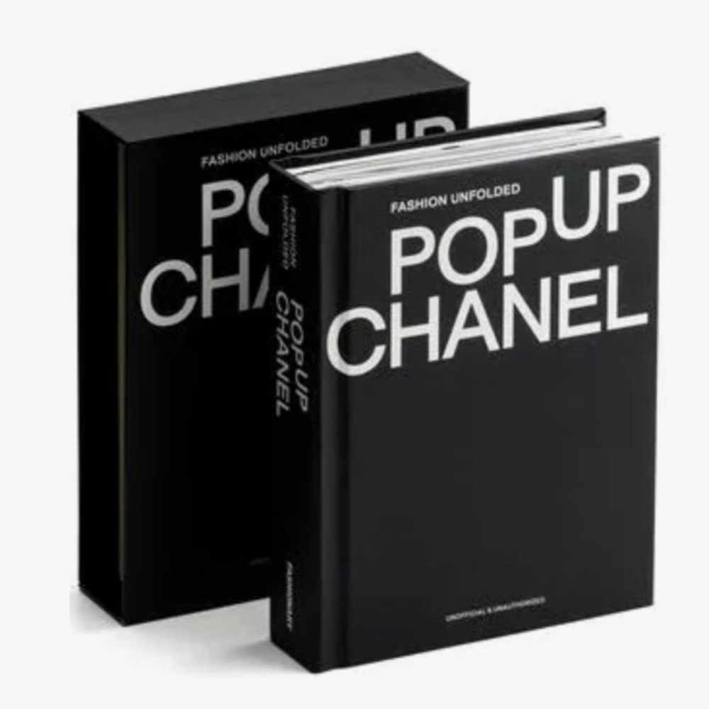 L🌺W START Pop up Chanel Book